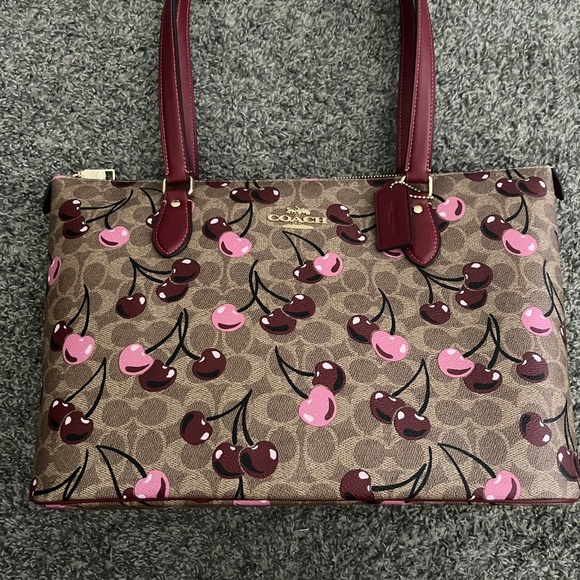 NWOT COACH Gallery Cherry Print Tote 2025 - Picture 2 of 6